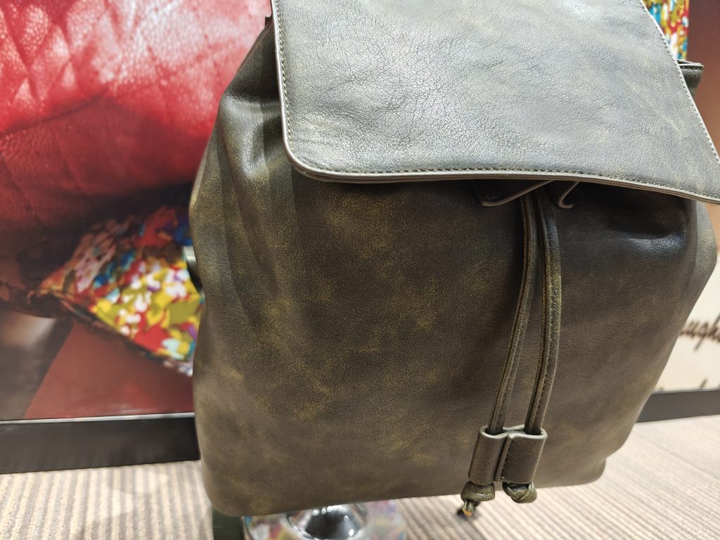 双肩包1